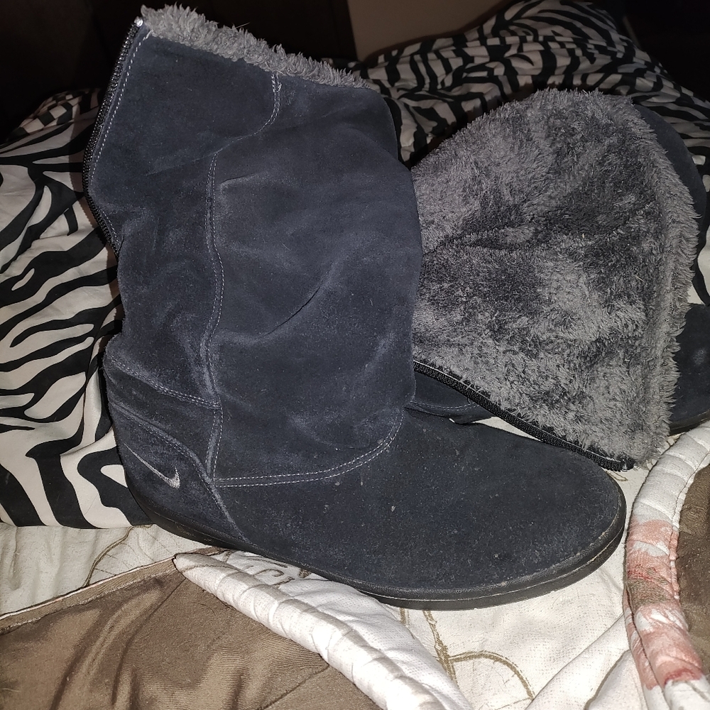Woman's boots - Picture 4 of 4
